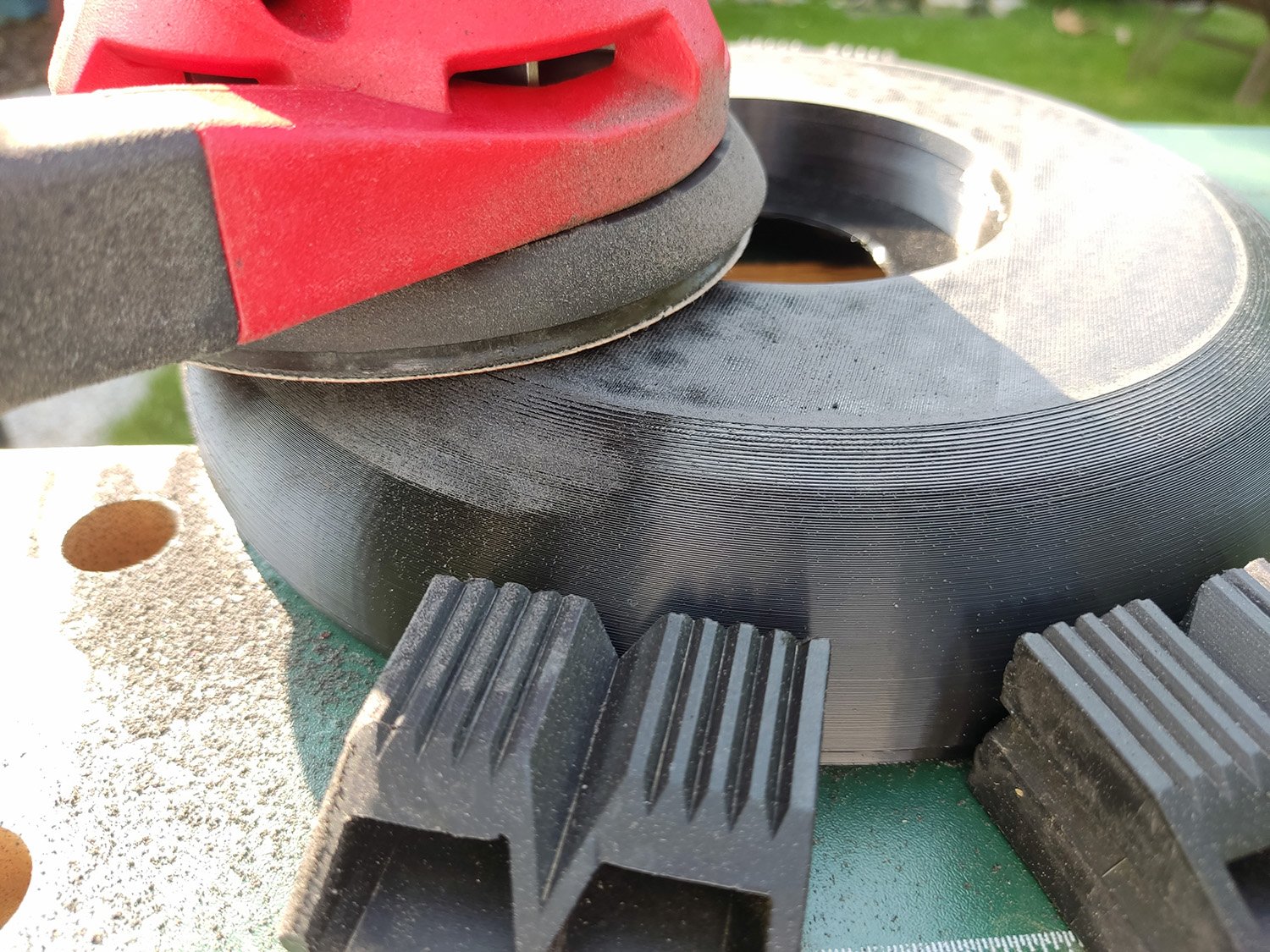 Post-processing 3D tisku – broušení a uhlazení povrchu technického dílu