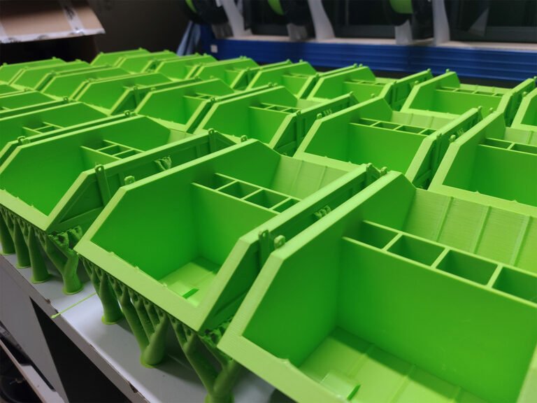 Firemní kontejnery a zakázkové předměty vyrobené 3D tiskem